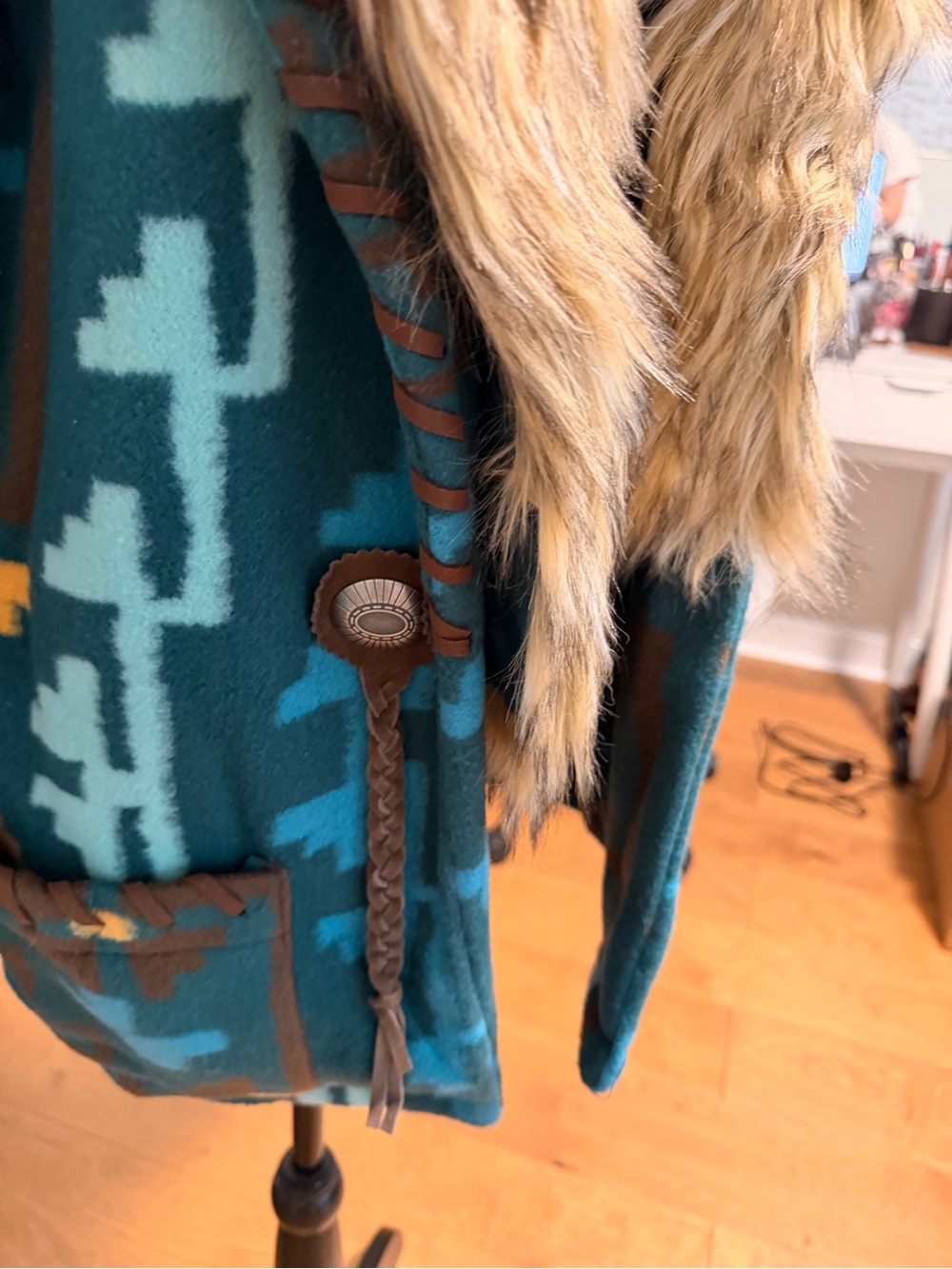 Tasha Polizzi Southwestern Print Blanket Jullian Jacket with Faux Fur - Picture 4 of 7
